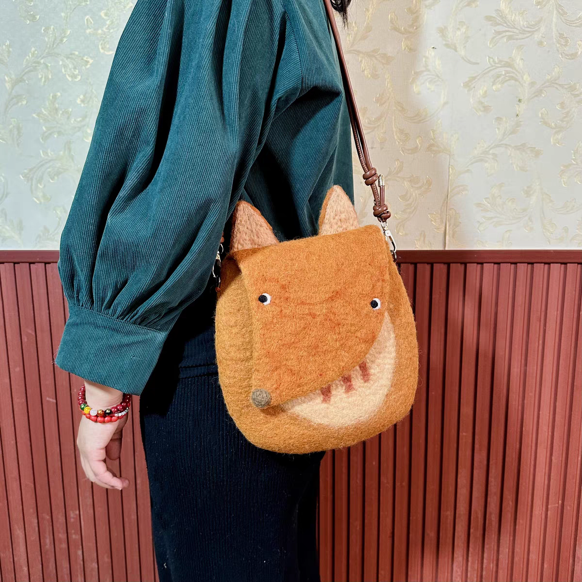 Handmade Finished Wool Felting Fox Shape Messenger Handbag Wool Felting Bags